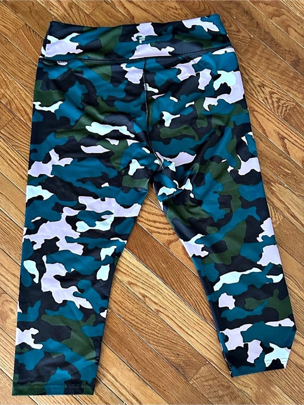 EUC! FILA Sport Camo Athletic Women’s Leggings, Green & Black Size XL